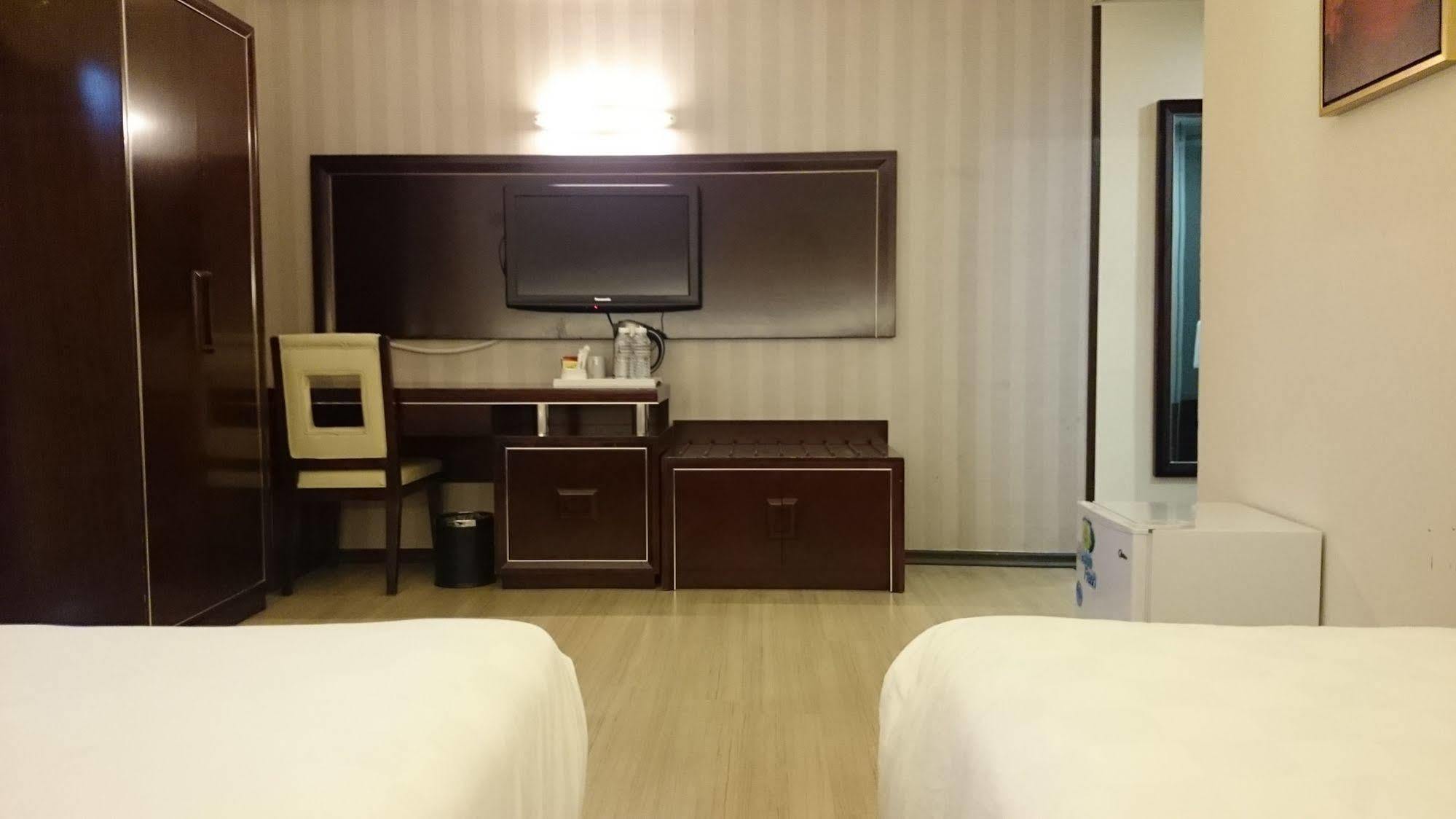 Pariss Hotel Johor Bahru Exterior foto